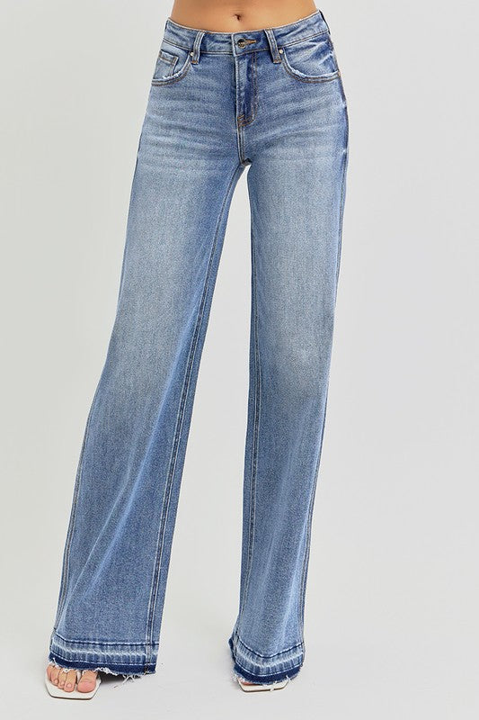 Low Rise Wide Leg Risen Jeans